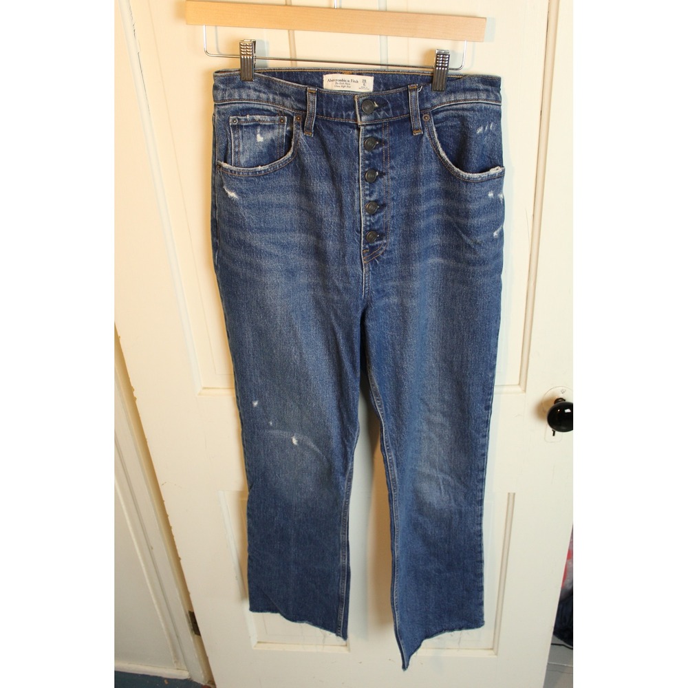 Abercrombie Fitch The Kick Flare Ultra High Rise Jeans‎ Medium Wash Size 28